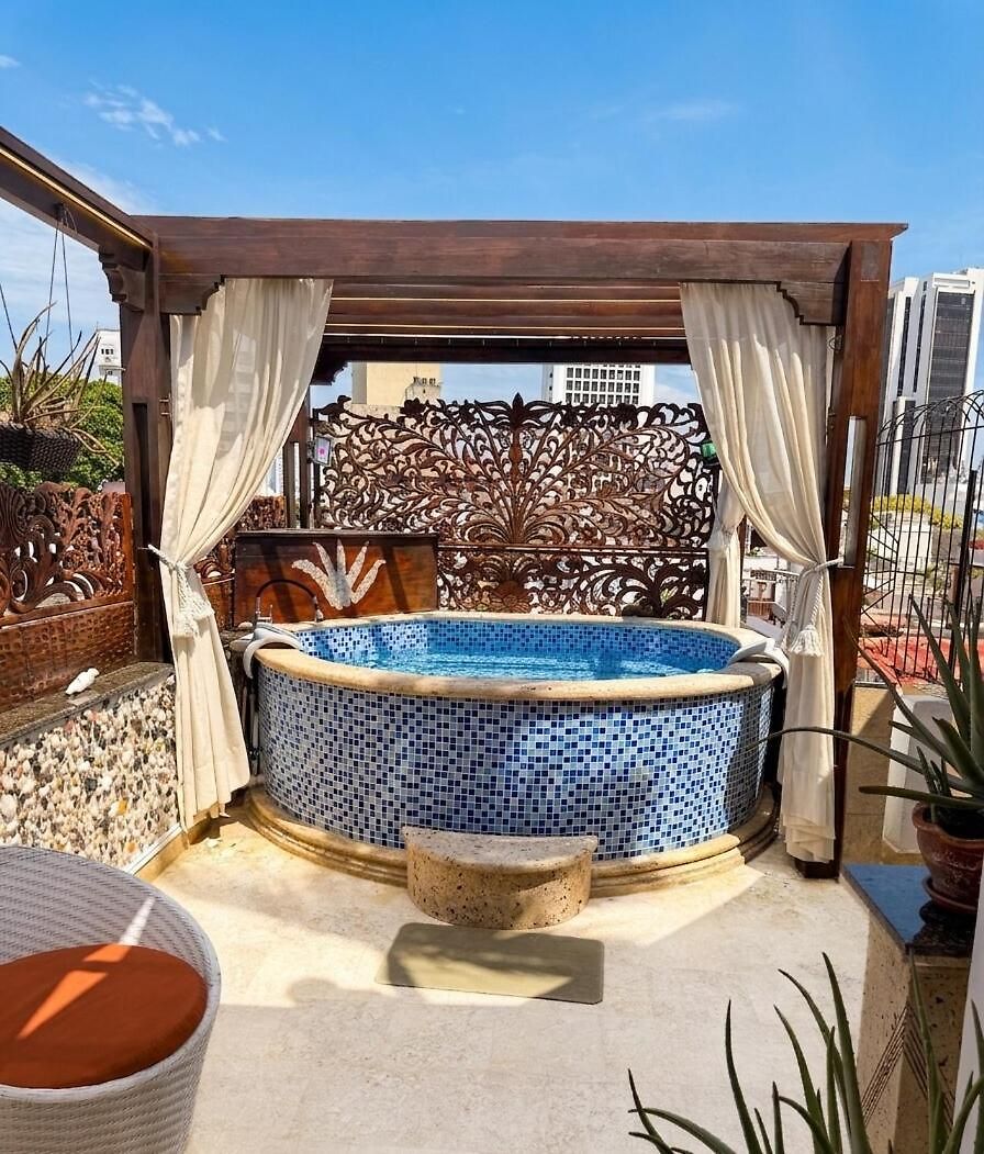 Luxury Penthouse & Jacuzzi Rooftop Apartamento