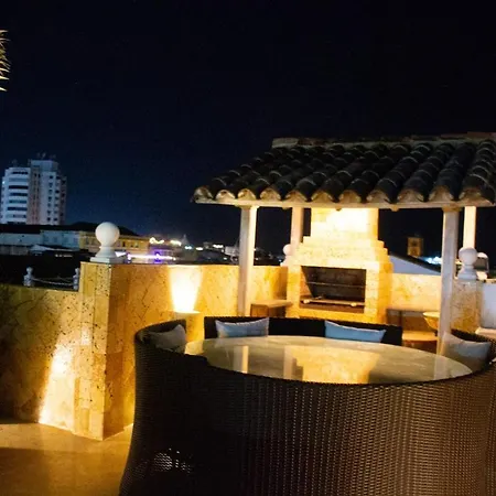 Apartamento Luxury Penthouse & Jacuzzi Rooftop